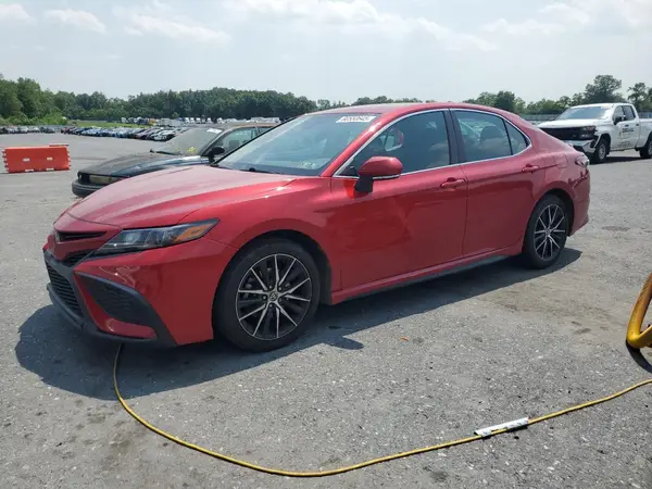 4T1G11AK3MU424641 2021 TOYOTA CAMRY - Image 1