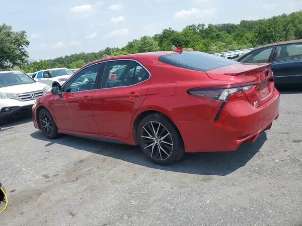 4T1G11AK3MU424641 2021 TOYOTA CAMRY - Image 2