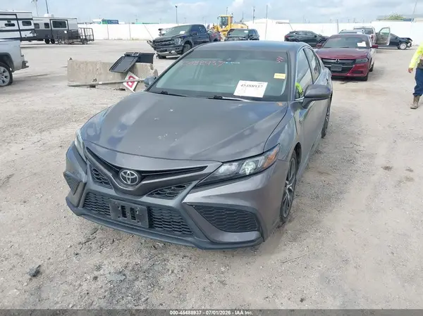 4T1G11AK3MU426065 2021 TOYOTA CAMRY - Image 2