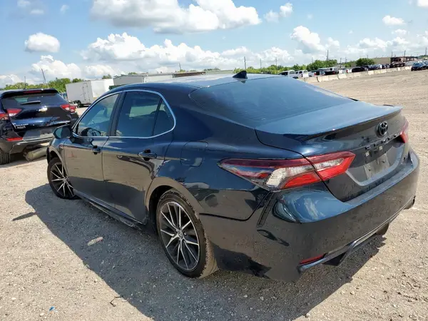 4T1G11AK3MU428902 2021 TOYOTA CAMRY - Image 2