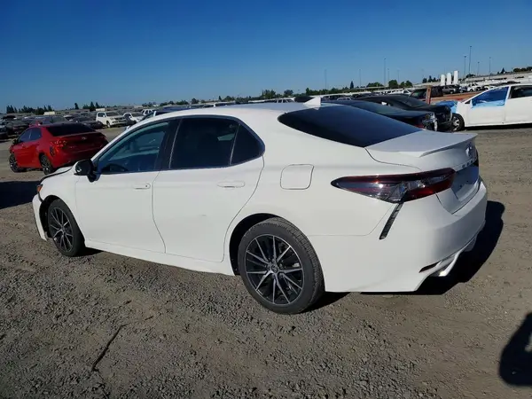 4T1G11AK3MU430830 2021 TOYOTA CAMRY - Image 2