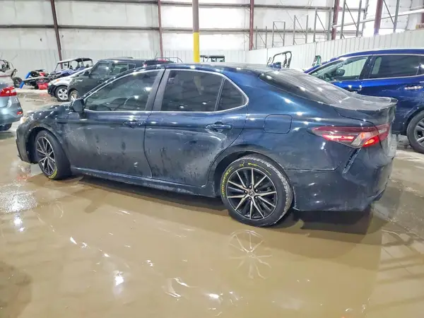 4T1G11AK3MU434585 2021 TOYOTA CAMRY - Image 2