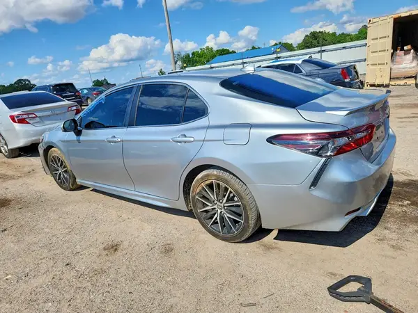 4T1G11AK3MU435171 2021 TOYOTA CAMRY - Image 2