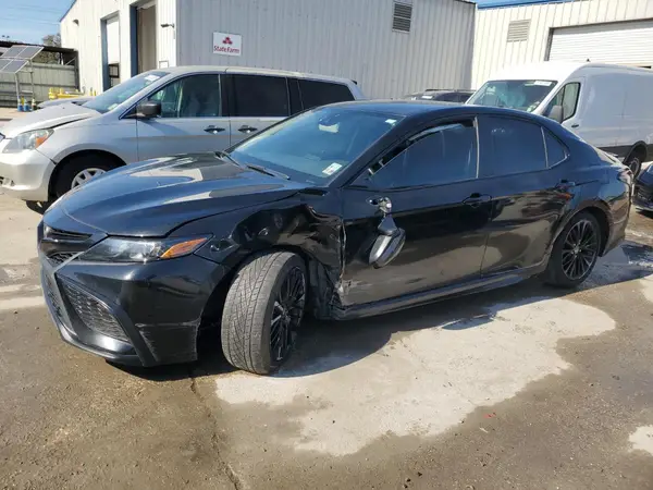 4T1G11AK3MU435476 2021 TOYOTA CAMRY - Image 1