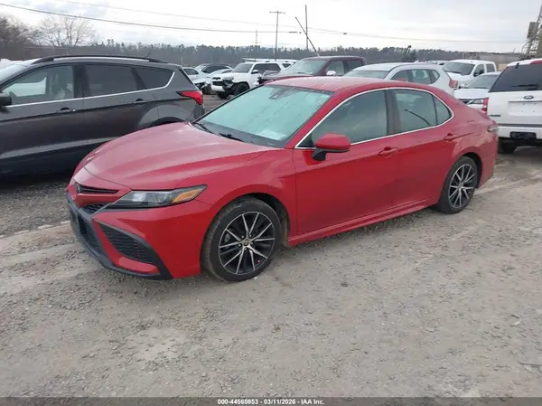 4T1G11AK3MU435557 2021 TOYOTA CAMRY - Image 2