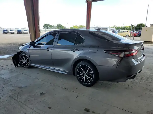 4T1G11AK3MU437910 2021 TOYOTA CAMRY - Image 2