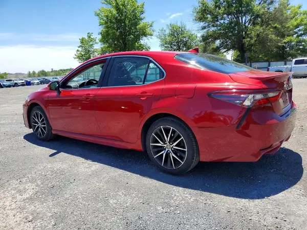 4T1G11AK3MU444050 2021 TOYOTA CAMRY - Image 2