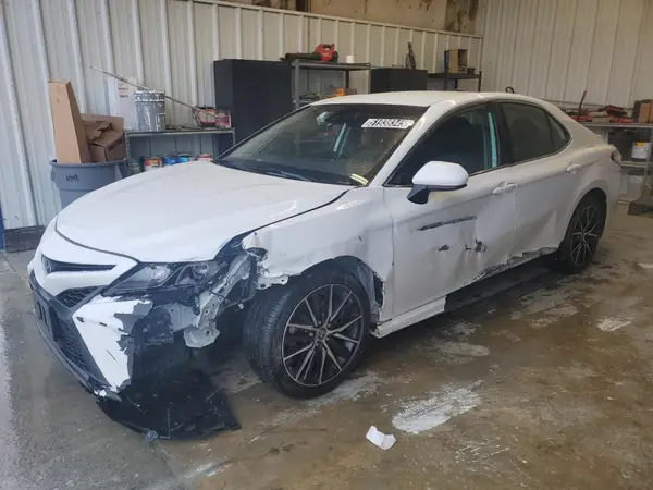 4T1G11AK3MU444422 2021 TOYOTA CAMRY - Image 1