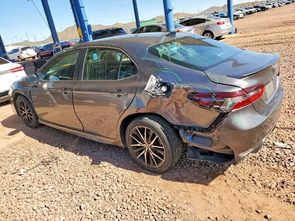4T1G11AK3MU445828 2021 TOYOTA CAMRY - Image 2