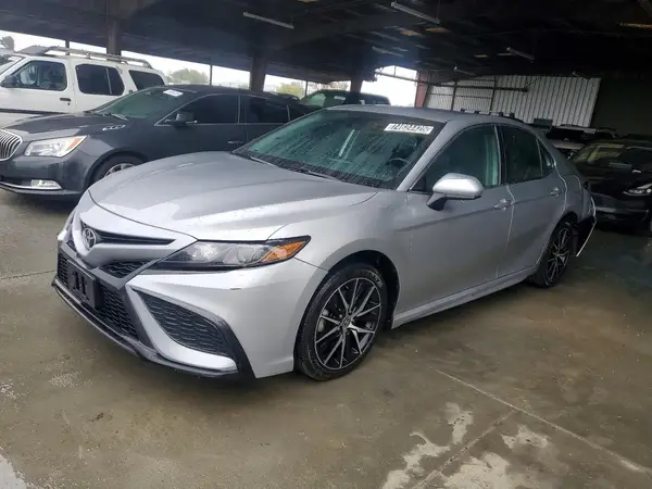 4T1G11AK3MU446994 2021 TOYOTA CAMRY - Image 1