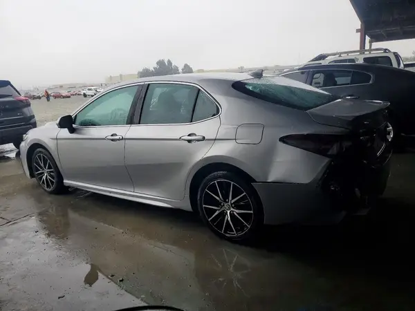 4T1G11AK3MU446994 2021 TOYOTA CAMRY - Image 2