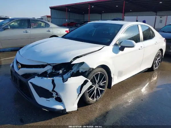 4T1G11AK3MU448194 2021 TOYOTA CAMRY - Image 2