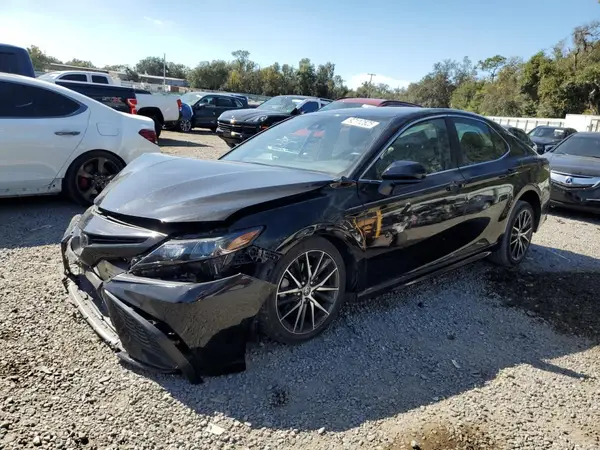 4T1G11AK3MU458661 2021 TOYOTA CAMRY - Image 1