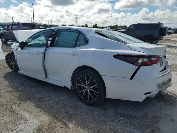 4T1G11AK3MU460670 2021 TOYOTA CAMRY - Image 2