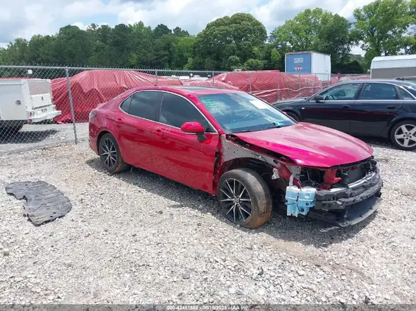 4T1G11AK3MU461060 2021 TOYOTA CAMRY - Image 1