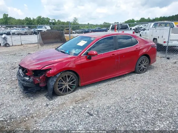 4T1G11AK3MU461060 2021 TOYOTA CAMRY - Image 2