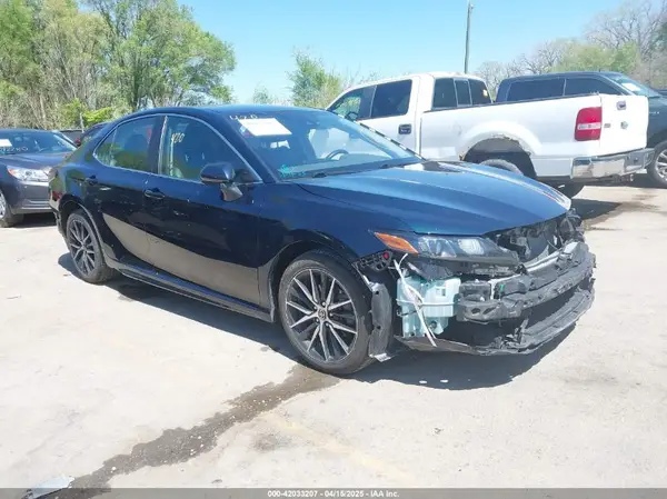 4T1G11AK3MU462290 2021 TOYOTA CAMRY - Image 1