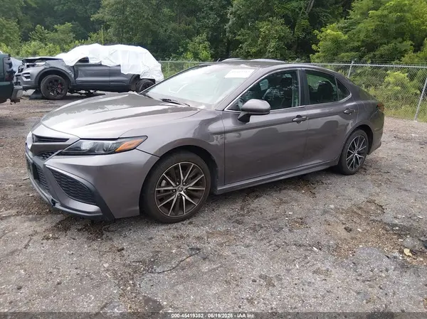4T1G11AK3MU467103 2021 TOYOTA CAMRY - Image 2