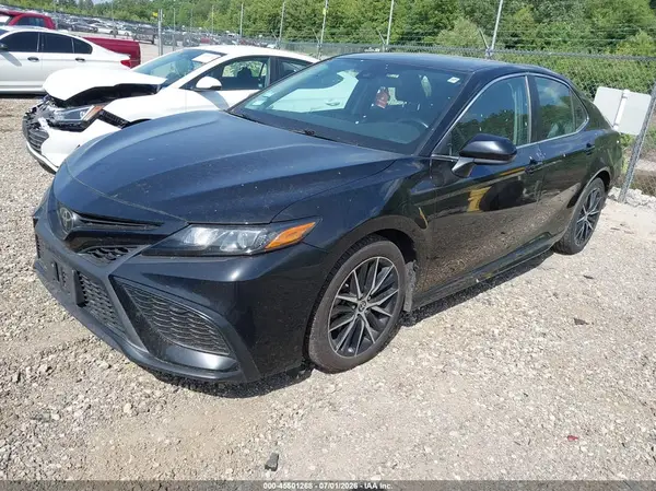 4T1G11AK3MU469787 2021 TOYOTA CAMRY - Image 2