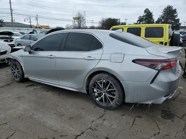 4T1G11AK3MU473662 2021 TOYOTA CAMRY - Image 2