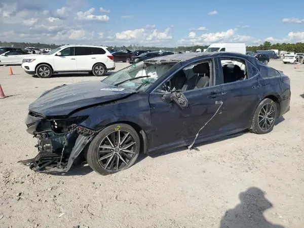 4T1G11AK3MU473774 2021 TOYOTA CAMRY - Image 1