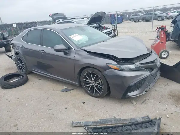 4T1G11AK3MU477226 2021 TOYOTA CAMRY