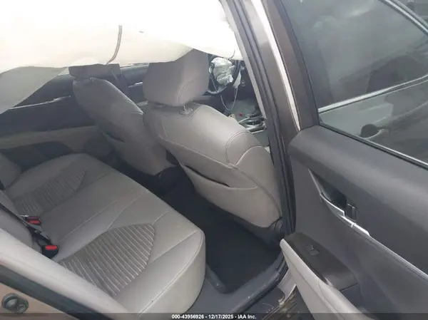 4T1G11AK3MU477226 2021 TOYOTA CAMRY - Image 8