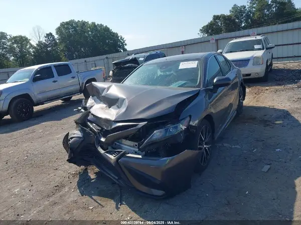 4T1G11AK3MU477467 2021 TOYOTA CAMRY - Image 2