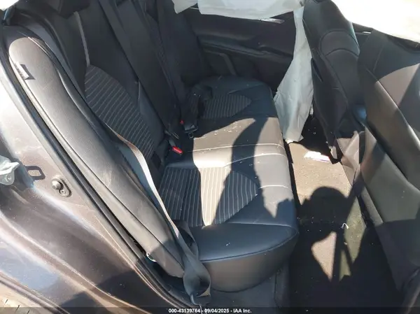 4T1G11AK3MU477467 2021 TOYOTA CAMRY - Image 8