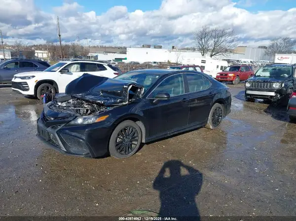 4T1G11AK3MU477503 2021 TOYOTA CAMRY - Image 2
