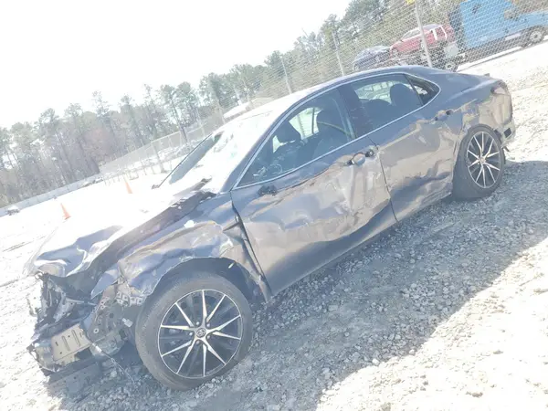 4T1G11AK3MU486301 2021 TOYOTA CAMRY - Image 1