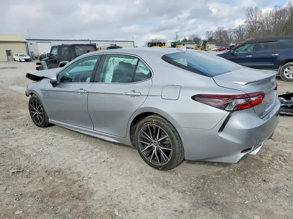 4T1G11AK3MU487982 2021 TOYOTA CAMRY - Image 2