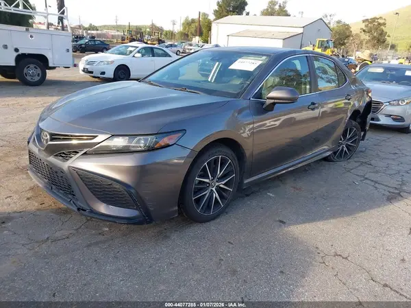 4T1G11AK3MU494981 2021 TOYOTA CAMRY - Image 2