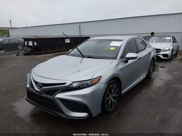 4T1G11AK3MU495175 2021 TOYOTA CAMRY - Image 2