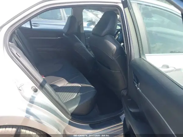 4T1G11AK3MU515778 2021 TOYOTA CAMRY - Image 8