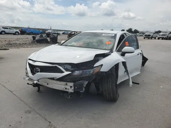 4T1G11AK3MU517160 2021 TOYOTA CAMRY - Image 1