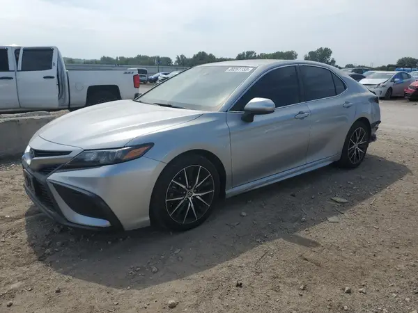 4T1G11AK3MU517658 2021 TOYOTA CAMRY - Image 1