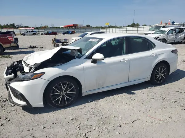 4T1G11AK3MU525565 2021 TOYOTA CAMRY - Image 1