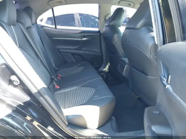 4T1G11AK3MU525582 2021 TOYOTA CAMRY - Image 8