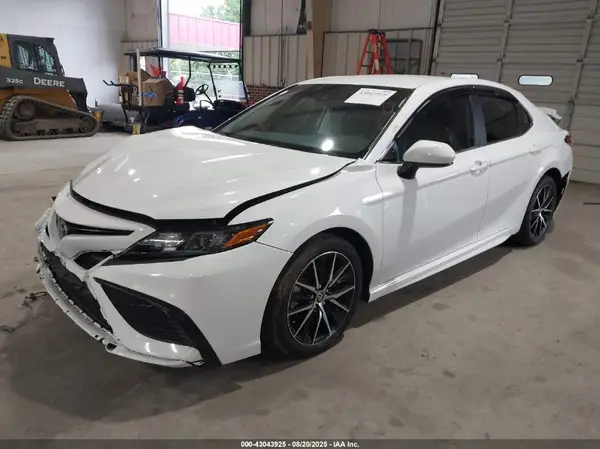 4T1G11AK3MU528448 2021 TOYOTA CAMRY - Image 2
