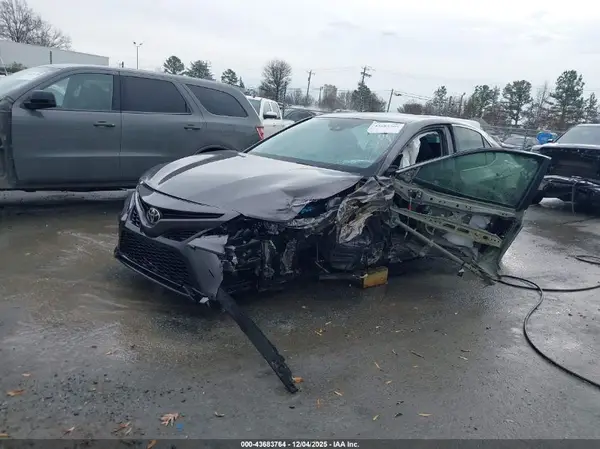 4T1G11AK3MU529972 2021 TOYOTA CAMRY - Image 2