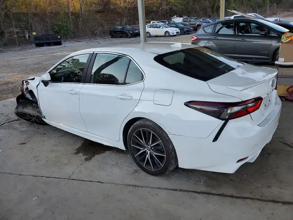 4T1G11AK3MU530491 2021 TOYOTA CAMRY - Image 2