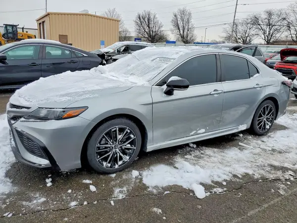 4T1G11AK3MU532905 2021 TOYOTA CAMRY - Image 1