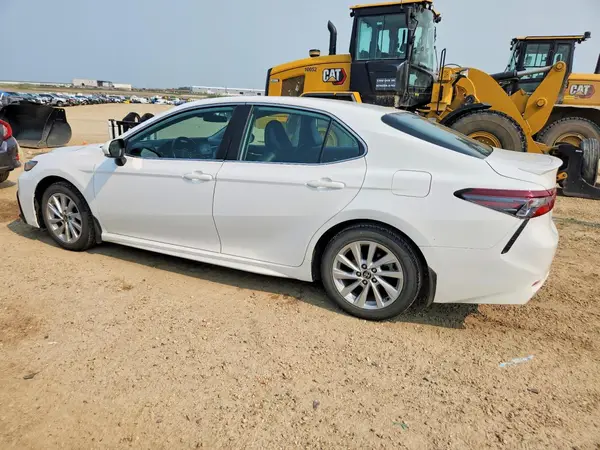 4T1G11AK3MU533701 2021 TOYOTA CAMRY - Image 2
