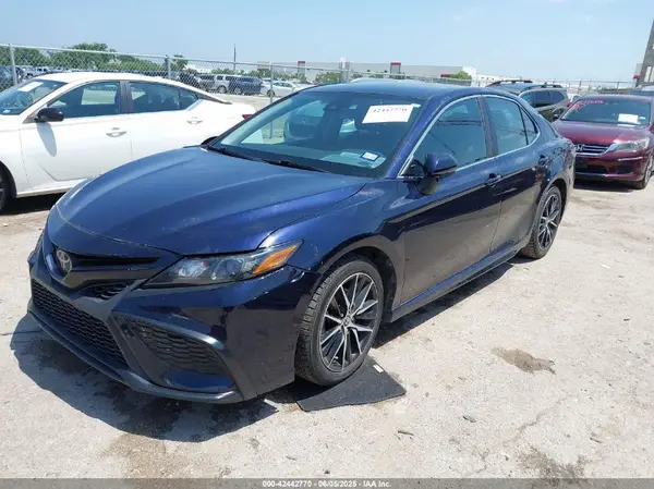 4T1G11AK3MU535111 2021 TOYOTA CAMRY - Image 2