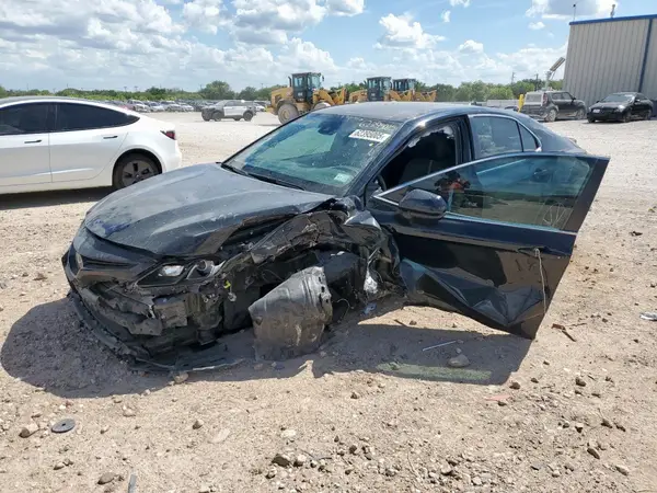 4T1G11AK3MU538137 2021 TOYOTA CAMRY - Image 1