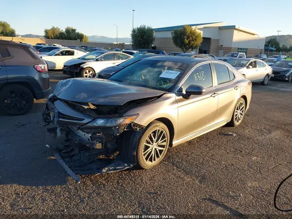 4T1G11AK3MU538820 2021 TOYOTA CAMRY - Image 2
