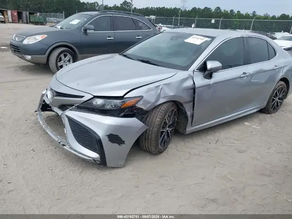 4T1G11AK3MU542799 2021 TOYOTA CAMRY - Image 2