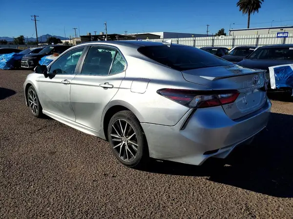 4T1G11AK3MU543063 2021 TOYOTA CAMRY - Image 2