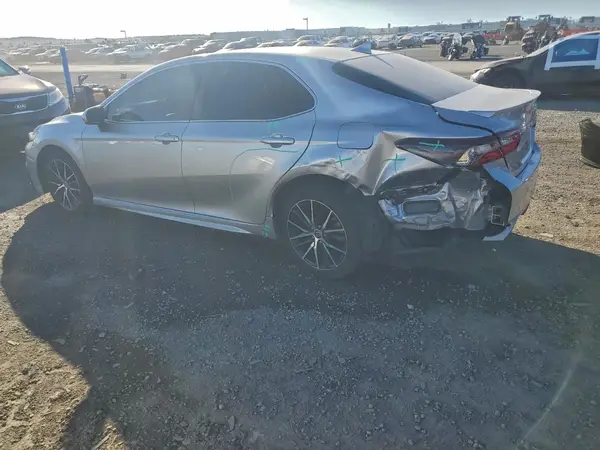 4T1G11AK3MU548876 2021 TOYOTA CAMRY - Image 2